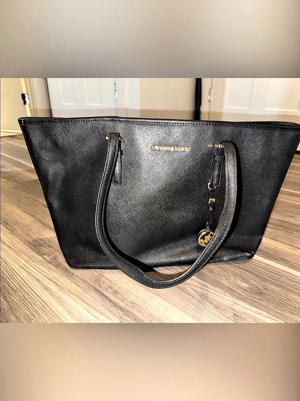 Michael Kors Jet Set Travel Top-Zip Saffiano Leather Tote Black